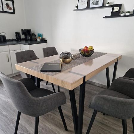 Ferienwohnung Am See Dillich - Ruhige Lage - Eigener Garten - Direkt Neben Einem Natursee Borken  Esterno foto