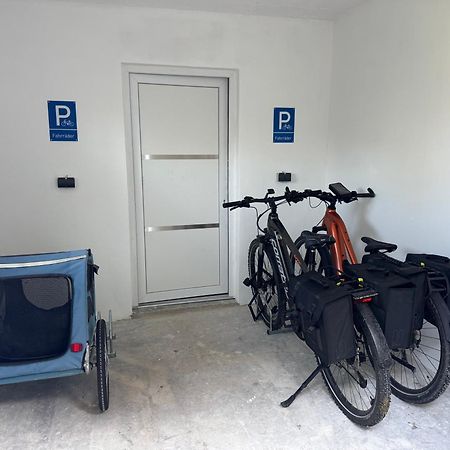 Ferienwohnung Am See Dillich - Ruhige Lage - Eigener Garten - Direkt Neben Einem Natursee Borken  Esterno foto