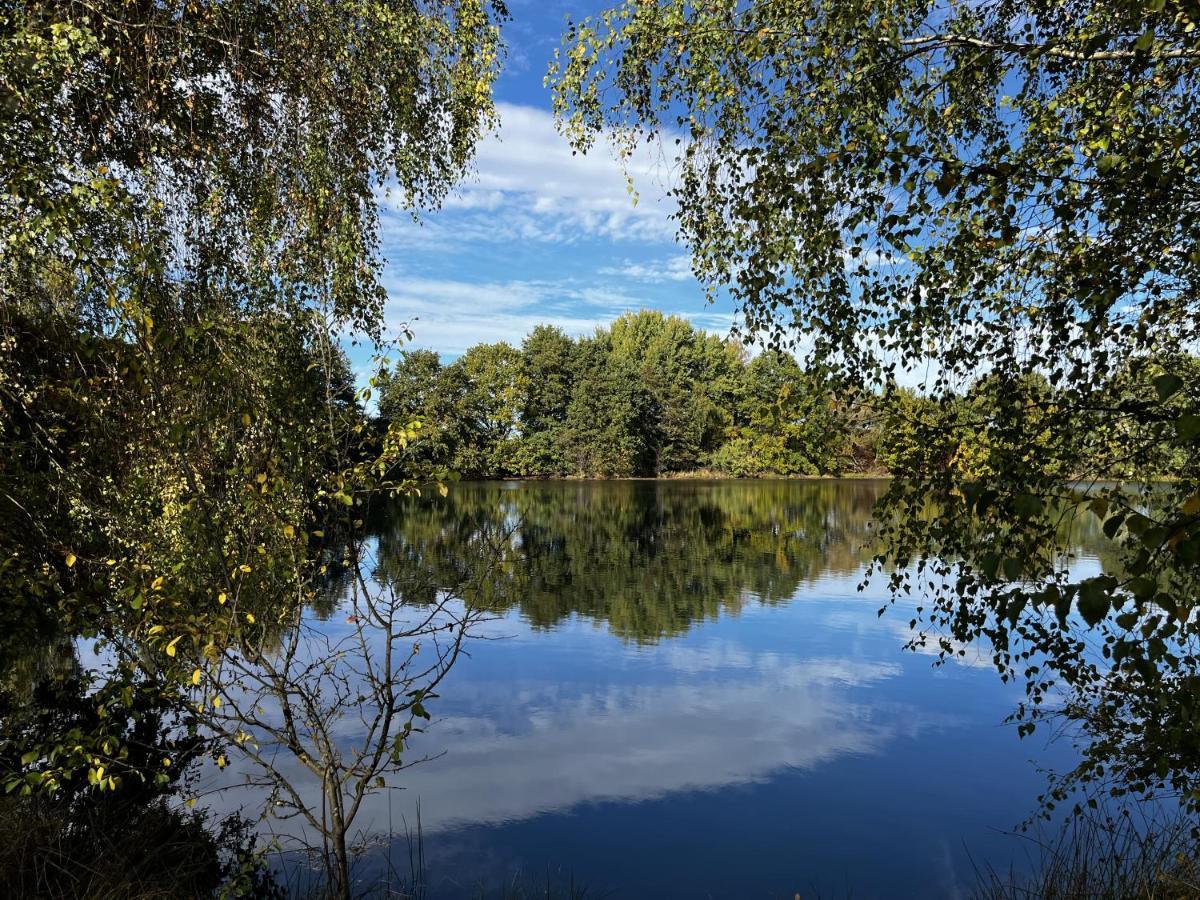 Ferienwohnung Am See Dillich - Ruhige Lage - Eigener Garten - Direkt Neben Einem Natursee Borken  Esterno foto
