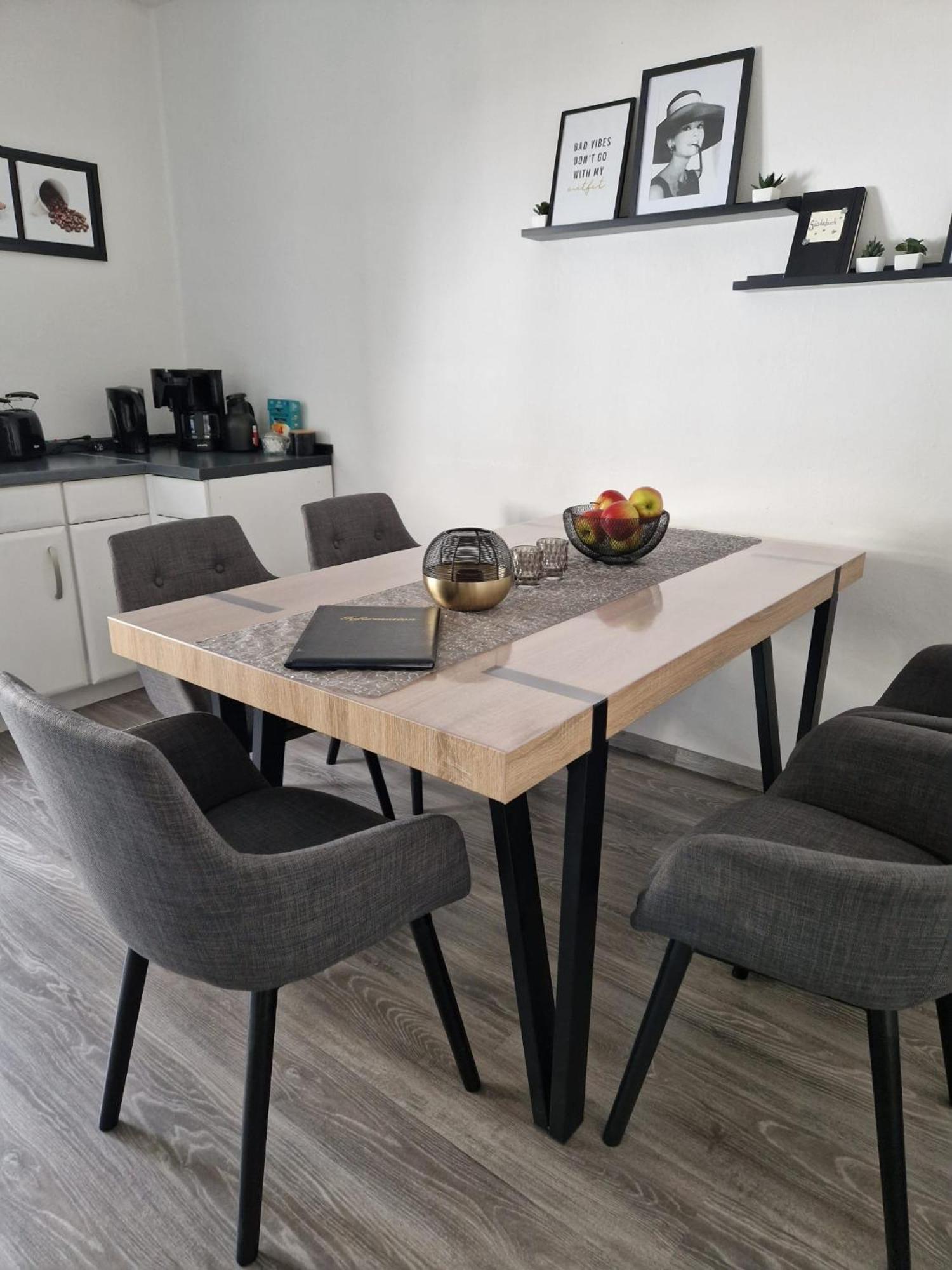 Ferienwohnung Am See Dillich - Ruhige Lage - Eigener Garten - Direkt Neben Einem Natursee Borken  Esterno foto