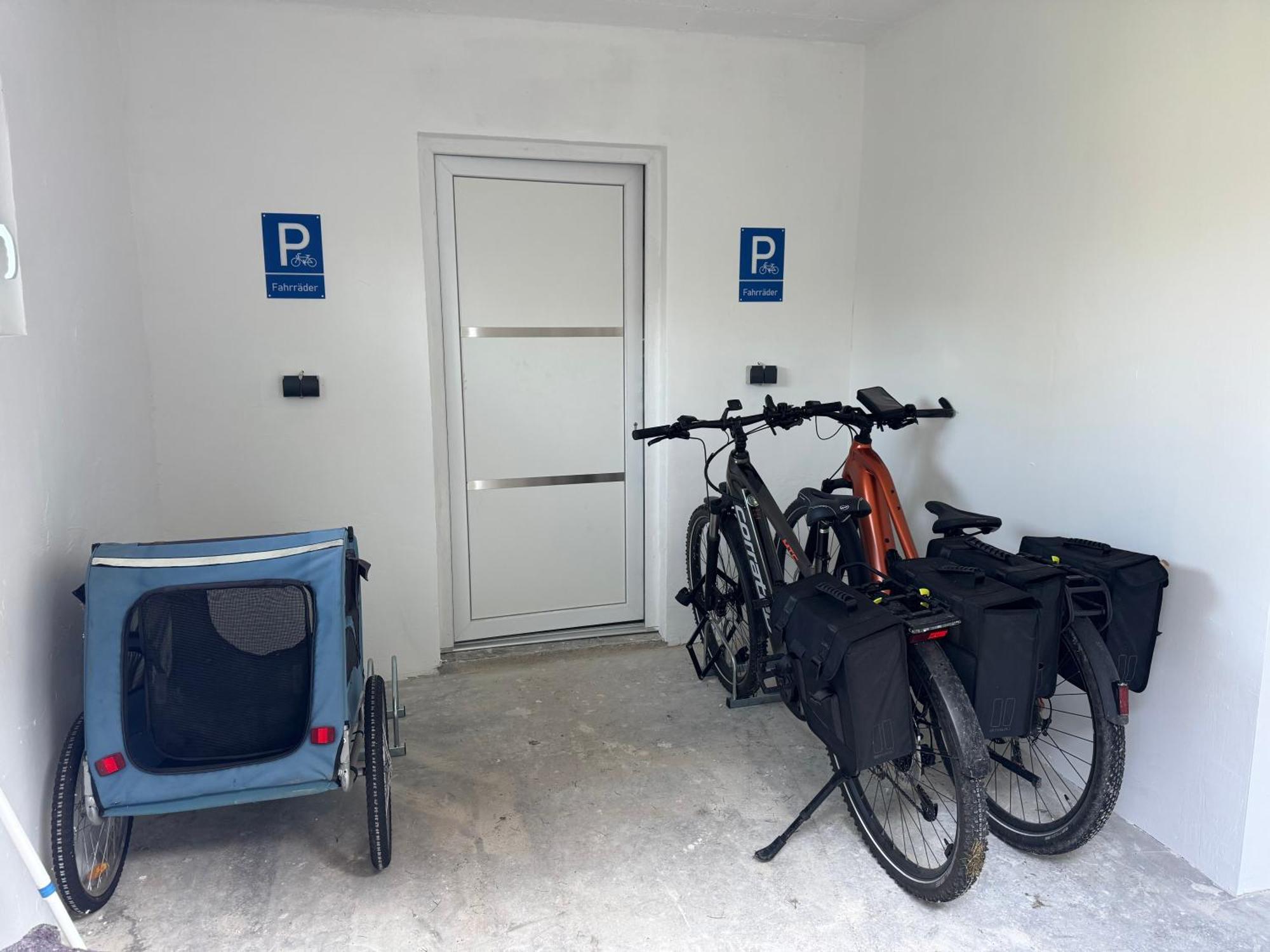 Ferienwohnung Am See Dillich - Ruhige Lage - Eigener Garten - Direkt Neben Einem Natursee Borken  Esterno foto
